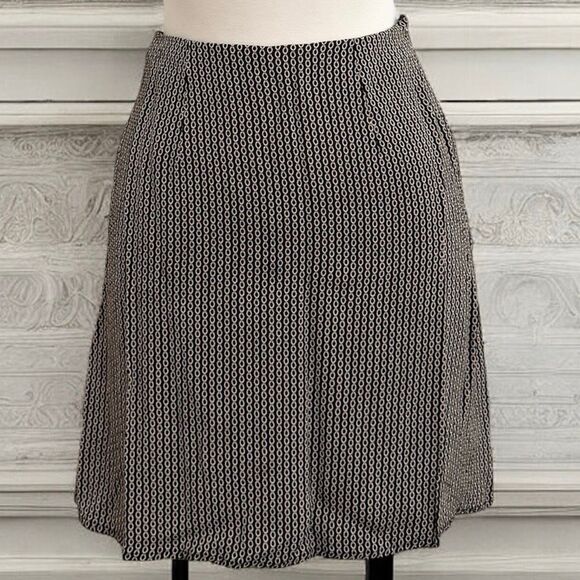 Ann Taylor Black Geo Circle Patterned Mini Skirt XS 4 A Line - Picture 1 of 5